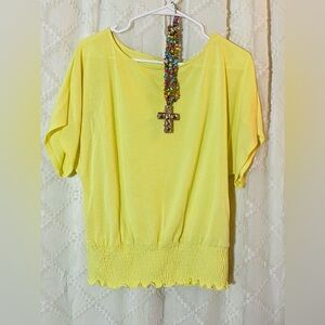Size L- Yellow Scrunched Top with AMAZING multi colored rock cross necklace